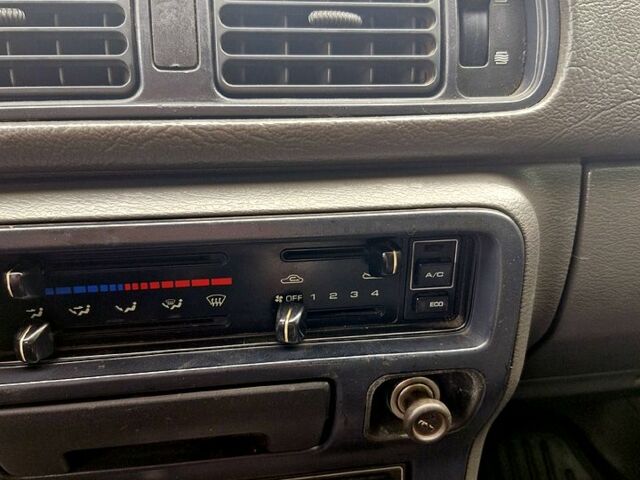 Сірий Мазда 626, об'ємом двигуна 2 л та пробігом 192 тис. км за 1700 $, фото 4 на Automoto.ua