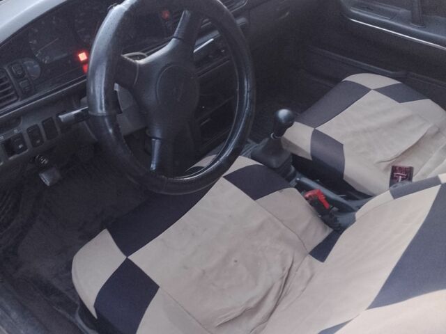 Сірий Мазда 626, об'ємом двигуна 2 л та пробігом 39 тис. км за 834 $, фото 2 на Automoto.ua