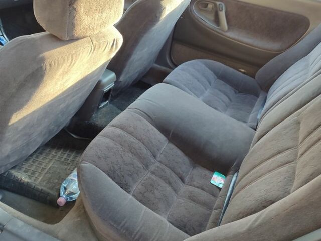 Серый Мазда 626, объемом двигателя 2 л и пробегом 347 тыс. км за 1100 $, фото 6 на Automoto.ua