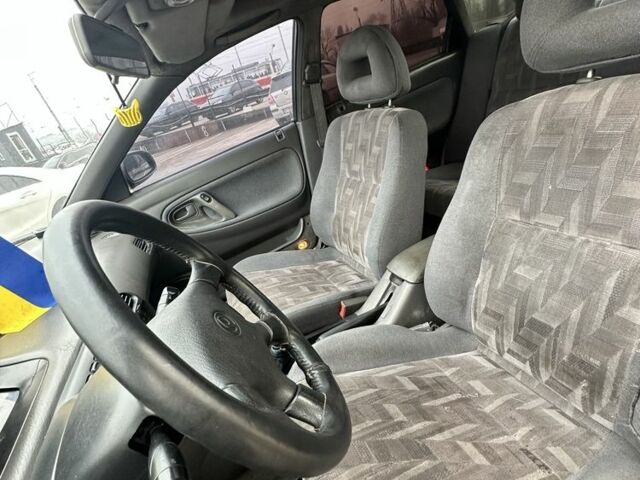 Серый Мазда 626, объемом двигателя 2.5 л и пробегом 235 тыс. км за 1500 $, фото 7 на Automoto.ua