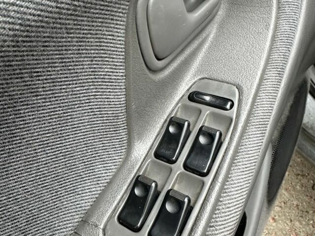 Серый Мазда 626, объемом двигателя 2.5 л и пробегом 235 тыс. км за 1500 $, фото 10 на Automoto.ua