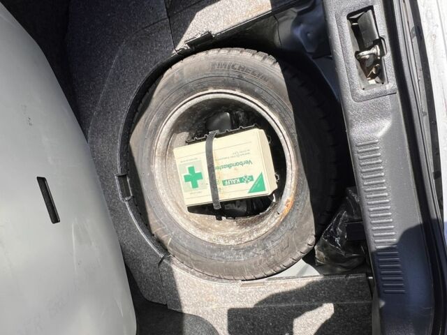 Серый Мазда 626, объемом двигателя 2.5 л и пробегом 300 тыс. км за 2200 $, фото 15 на Automoto.ua