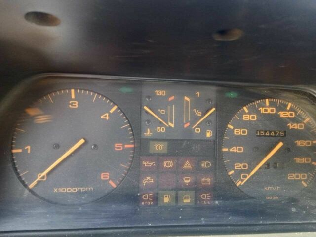 Синий Мазда 626, объемом двигателя 1.8 л и пробегом 354 тыс. км за 1000 $, фото 10 на Automoto.ua