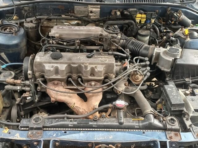 Синий Мазда 626, объемом двигателя 2 л и пробегом 300 тыс. км за 985 $, фото 5 на Automoto.ua