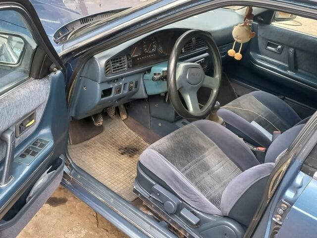 Синий Мазда 626, объемом двигателя 2 л и пробегом 300 тыс. км за 985 $, фото 3 на Automoto.ua