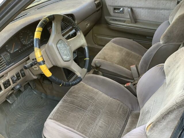 Синий Мазда 626, объемом двигателя 2 л и пробегом 250 тыс. км за 800 $, фото 2 на Automoto.ua