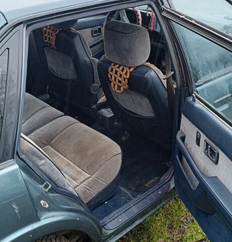 Синий Мазда 626, объемом двигателя 2 л и пробегом 205 тыс. км за 600 $, фото 3 на Automoto.ua