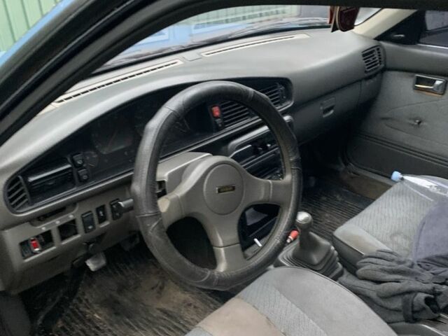 Синий Мазда 626, объемом двигателя 1.8 л и пробегом 500 тыс. км за 284 $, фото 4 на Automoto.ua