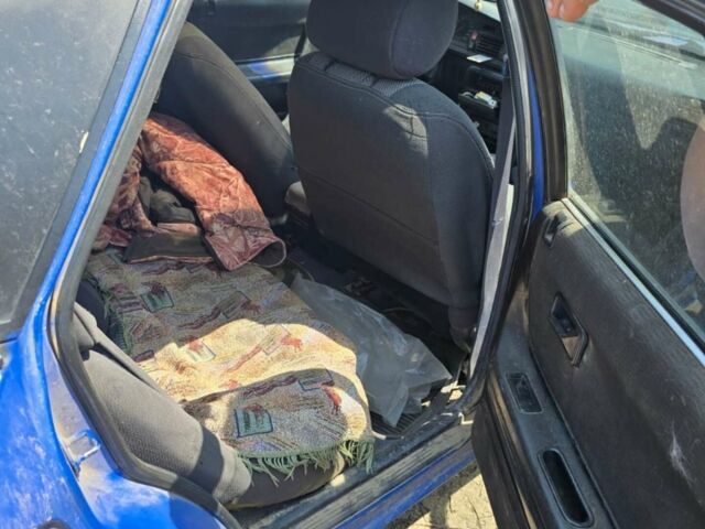 Синій Мазда 626, об'ємом двигуна 2.2 л та пробігом 450 тис. км за 1200 $, фото 4 на Automoto.ua