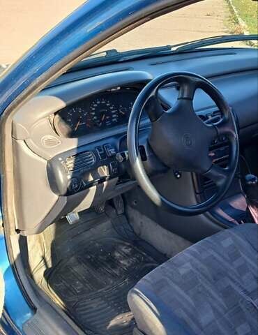 Синий Мазда 626, объемом двигателя 1.99 л и пробегом 300 тыс. км за 1900 $, фото 6 на Automoto.ua