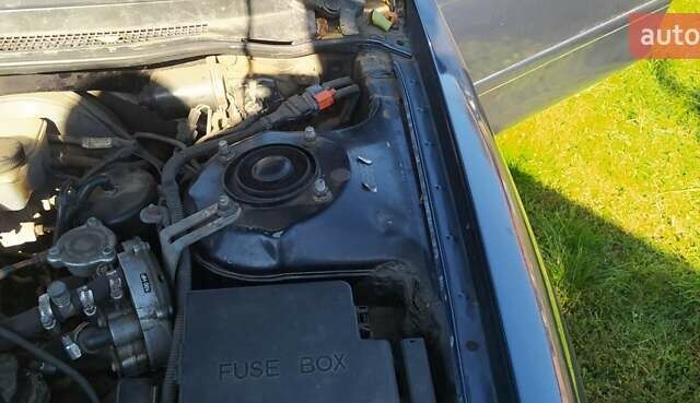 Синий Мазда 626, объемом двигателя 1.8 л и пробегом 280 тыс. км за 2500 $, фото 6 на Automoto.ua