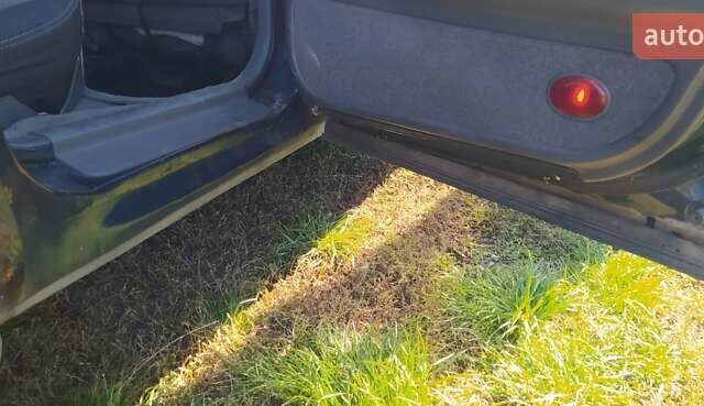 Синий Мазда 626, объемом двигателя 1.8 л и пробегом 280 тыс. км за 2500 $, фото 5 на Automoto.ua