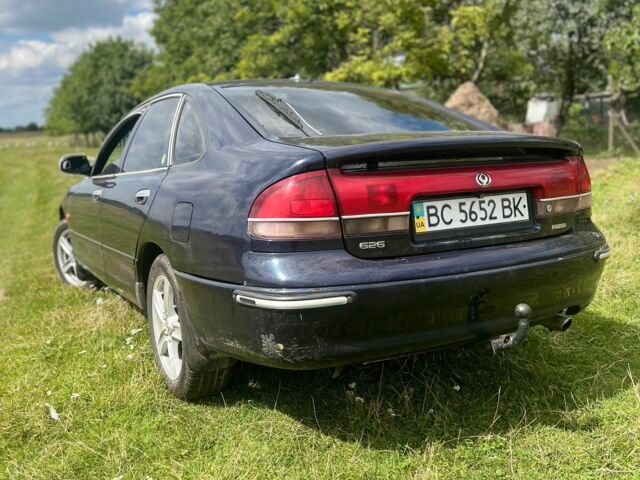 Синий Мазда 626, объемом двигателя 2 л и пробегом 400 тыс. км за 3000 $, фото 2 на Automoto.ua