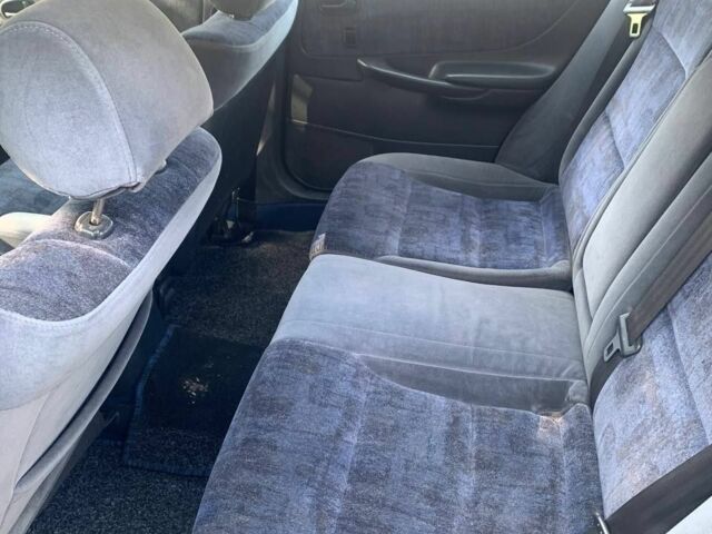 Синий Мазда 626, объемом двигателя 2 л и пробегом 251 тыс. км за 2500 $, фото 9 на Automoto.ua