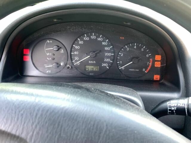 Синий Мазда 626, объемом двигателя 2 л и пробегом 251 тыс. км за 2500 $, фото 12 на Automoto.ua