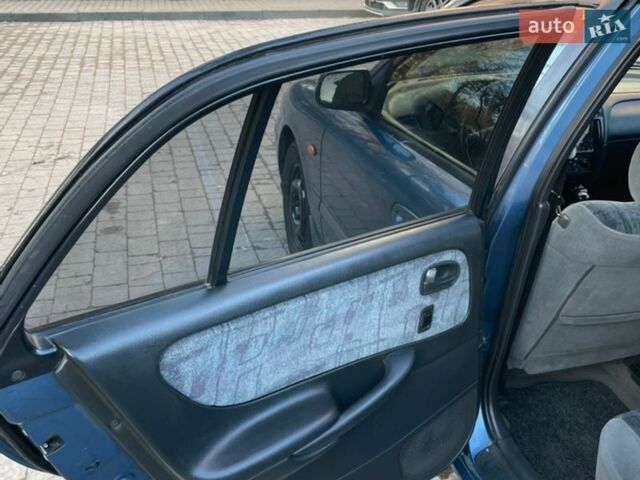 Синій Мазда 626, об'ємом двигуна 1.8 л та пробігом 468 тис. км за 1900 $, фото 3 на Automoto.ua