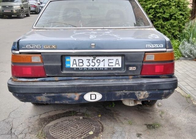 Синий Мазда 626, объемом двигателя 2 л и пробегом 450 тыс. км за 700 $, фото 9 на Automoto.ua