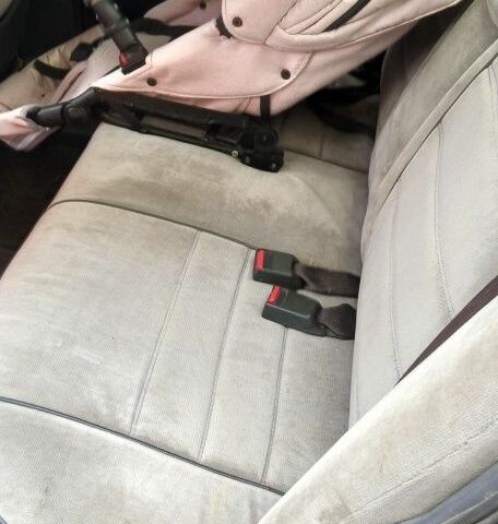 Синий Мазда 626, объемом двигателя 2 л и пробегом 450 тыс. км за 700 $, фото 1 на Automoto.ua