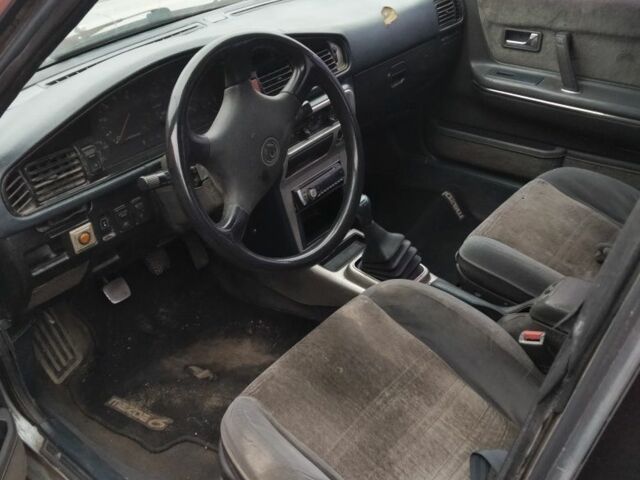 Синий Мазда 626, объемом двигателя 0 л и пробегом 400 тыс. км за 700 $, фото 5 на Automoto.ua