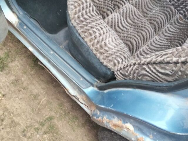 Синий Мазда 626, объемом двигателя 0 л и пробегом 400 тыс. км за 700 $, фото 7 на Automoto.ua