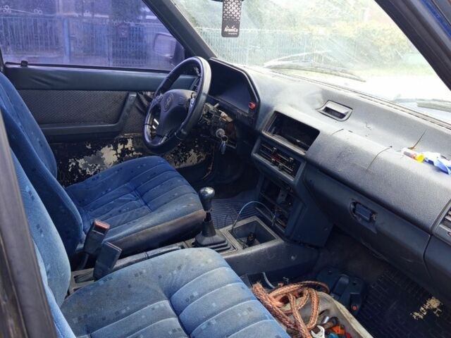 Синий Мазда 626, объемом двигателя 2 л и пробегом 1000 тыс. км за 400 $, фото 6 на Automoto.ua