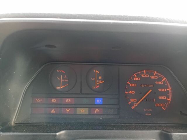 Синий Мазда 626, объемом двигателя 2 л и пробегом 387 тыс. км за 1500 $, фото 7 на Automoto.ua