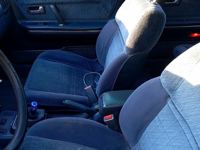 Синий Мазда 626, объемом двигателя 2 л и пробегом 350 тыс. км за 1200 $, фото 3 на Automoto.ua