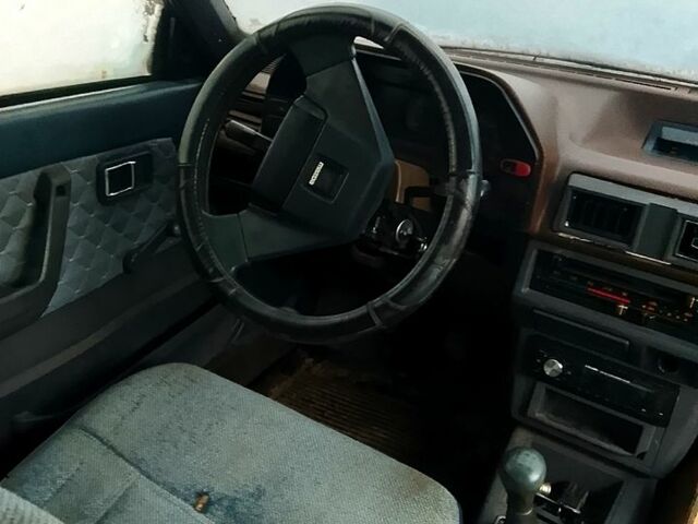 Синий Мазда 626, объемом двигателя 2 л и пробегом 0 тыс. км за 700 $, фото 1 на Automoto.ua