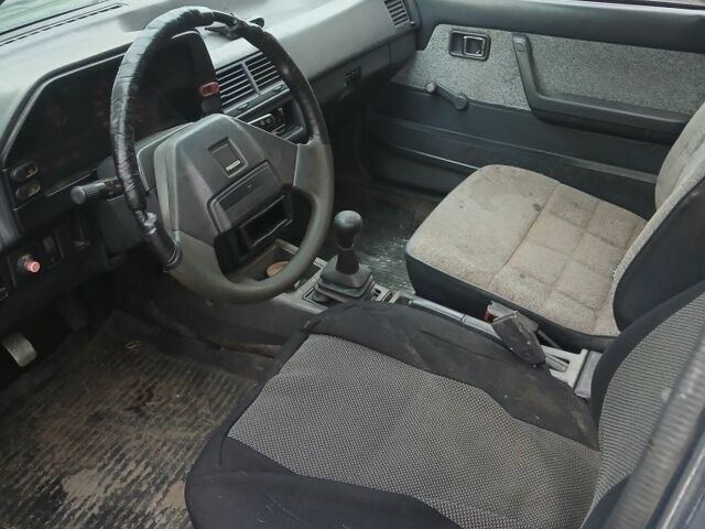 Синий Мазда 626, объемом двигателя 2 л и пробегом 292 тыс. км за 500 $, фото 8 на Automoto.ua