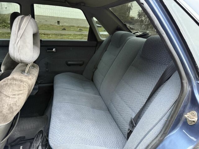 Синій Мазда 626, об'ємом двигуна 1.8 л та пробігом 50 тис. км за 850 $, фото 4 на Automoto.ua