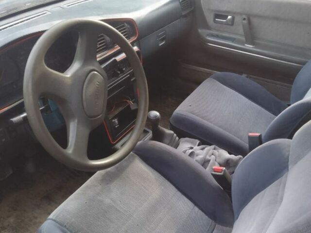 Синий Мазда 626, объемом двигателя 1.8 л и пробегом 1 тыс. км за 700 $, фото 5 на Automoto.ua