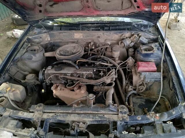 Синий Мазда 626, объемом двигателя 1.79 л и пробегом 200 тыс. км за 900 $, фото 5 на Automoto.ua