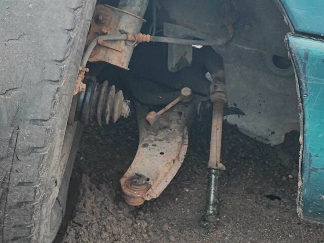 Синій Мазда 626, об'ємом двигуна 2 л та пробігом 442 тис. км за 600 $, фото 6 на Automoto.ua