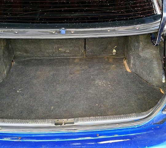 Синий Мазда 626, объемом двигателя 1.8 л и пробегом 461 тыс. км за 1700 $, фото 6 на Automoto.ua