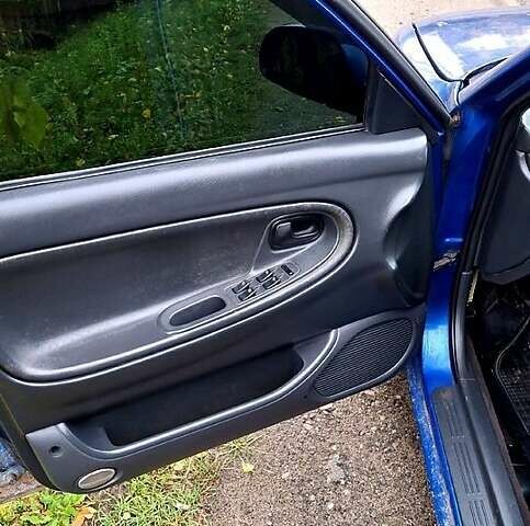 Синий Мазда 626, объемом двигателя 1.8 л и пробегом 461 тыс. км за 1700 $, фото 4 на Automoto.ua