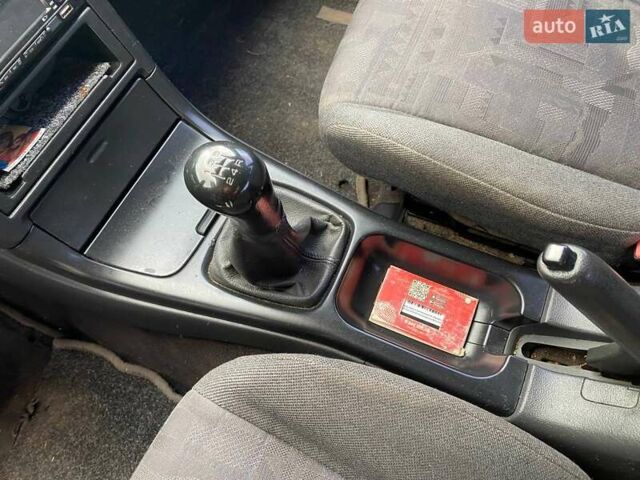 Синій Мазда 626, об'ємом двигуна 1.79 л та пробігом 466 тис. км за 2500 $, фото 12 на Automoto.ua