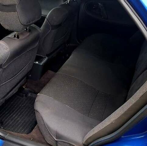 Синий Мазда 626, объемом двигателя 1.8 л и пробегом 461 тыс. км за 1700 $, фото 3 на Automoto.ua