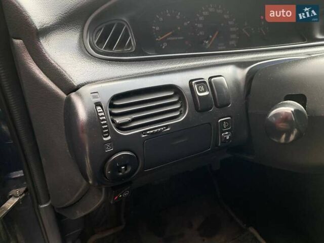 Синій Мазда 626, об'ємом двигуна 1.79 л та пробігом 466 тис. км за 2500 $, фото 9 на Automoto.ua