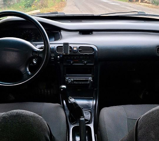 Синий Мазда 626, объемом двигателя 1.8 л и пробегом 461 тыс. км за 1700 $, фото 3 на Automoto.ua