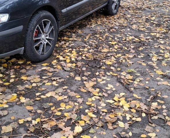 Синий Мазда 626, объемом двигателя 1.8 л и пробегом 1000 тыс. км за 2800 $, фото 1 на Automoto.ua