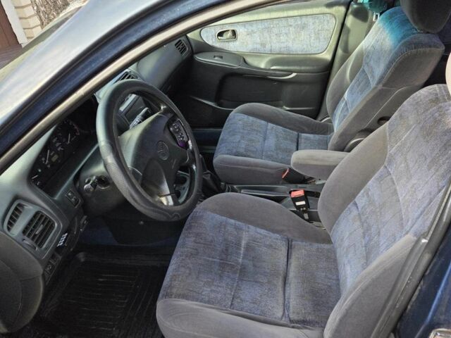 Синий Мазда 626, объемом двигателя 2 л и пробегом 300 тыс. км за 2300 $, фото 6 на Automoto.ua