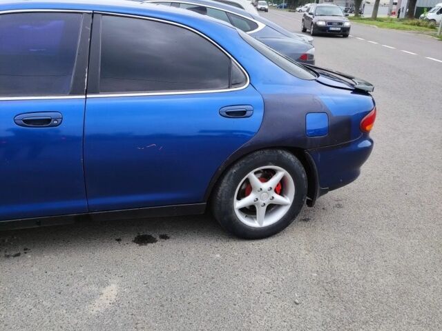 Синий Мазда 626, объемом двигателя 2 л и пробегом 100 тыс. км за 1500 $, фото 2 на Automoto.ua