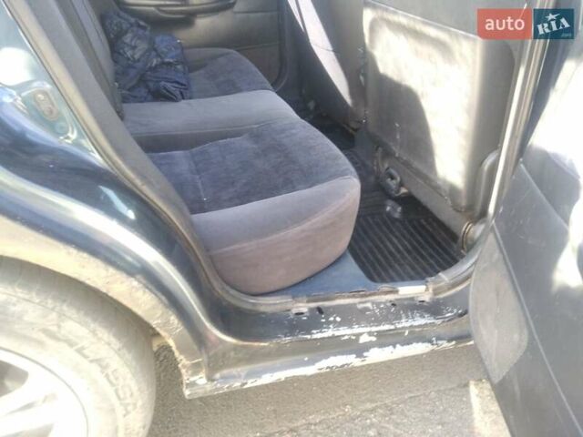 Синій Мазда 626, об'ємом двигуна 1.99 л та пробігом 375 тис. км за 2450 $, фото 10 на Automoto.ua