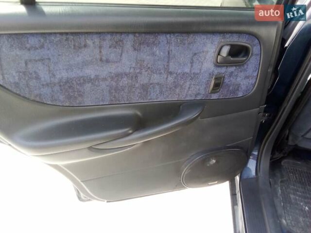 Синій Мазда 626, об'ємом двигуна 1.84 л та пробігом 342 тис. км за 2299 $, фото 16 на Automoto.ua