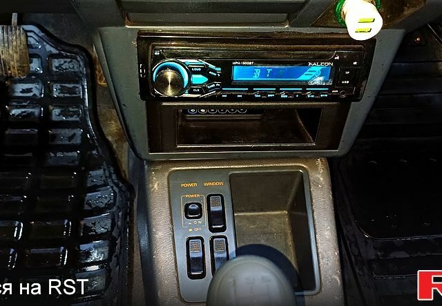 Синій Мазда 626, об'ємом двигуна 2 л та пробігом 348 тис. км за 2000 $, фото 4 на Automoto.ua