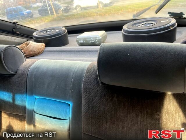 Синий Мазда 626, объемом двигателя 2 л и пробегом 0 тыс. км за 1000 $, фото 5 на Automoto.ua