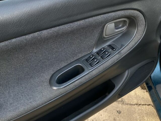 Синий Мазда 626, объемом двигателя 2 л и пробегом 325 тыс. км за 1790 $, фото 17 на Automoto.ua