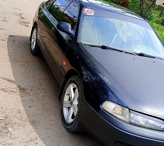 Синій Мазда 626, об'ємом двигуна 1.8 л та пробігом 200 тис. км за 1750 $, фото 2 на Automoto.ua