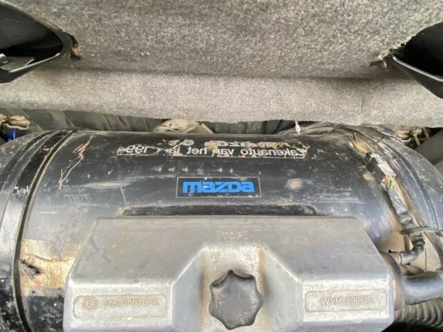 Синий Мазда 626, объемом двигателя 2 л и пробегом 325 тыс. км за 1790 $, фото 9 на Automoto.ua