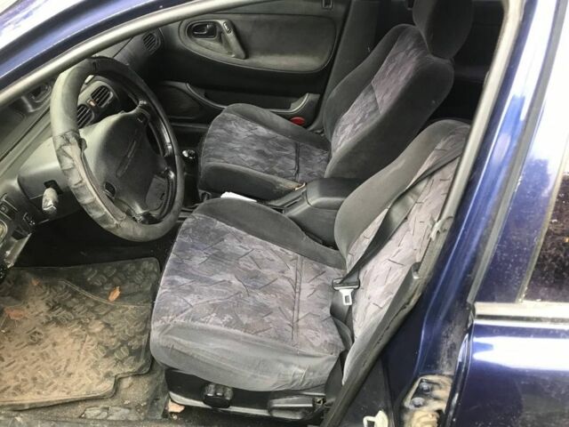 Синій Мазда 626, об'ємом двигуна 1.8 л та пробігом 214 тис. км за 599 $, фото 5 на Automoto.ua